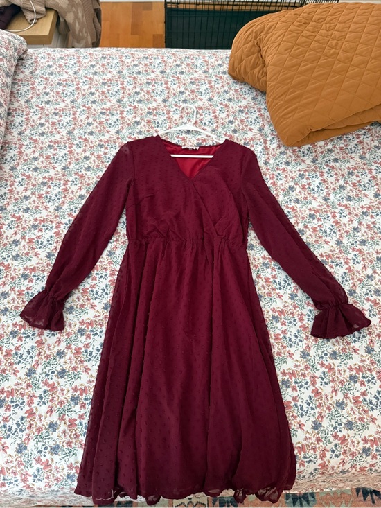Dresses & Skirts - Burgundy Long Sleeve V-Neck Midi Dress